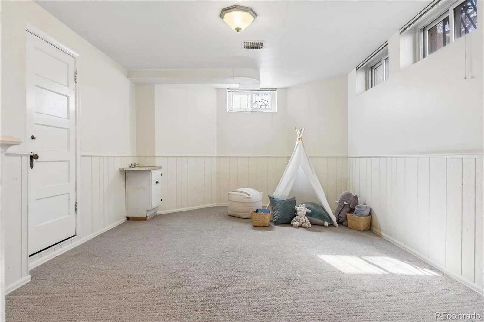 6 Ivy Lane Denver CO 80220 MLS #REC3090993 05162026064822 1600 42