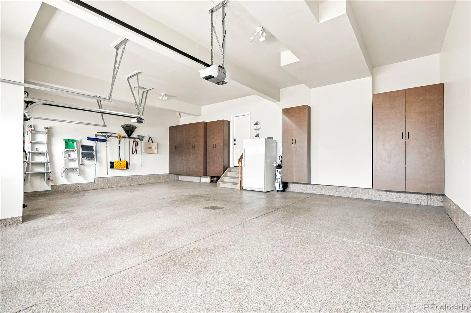 9779 Bay Hill Drive Lone Tree CO 80124 | MLS #REC3091109 08252026005450 1600 32