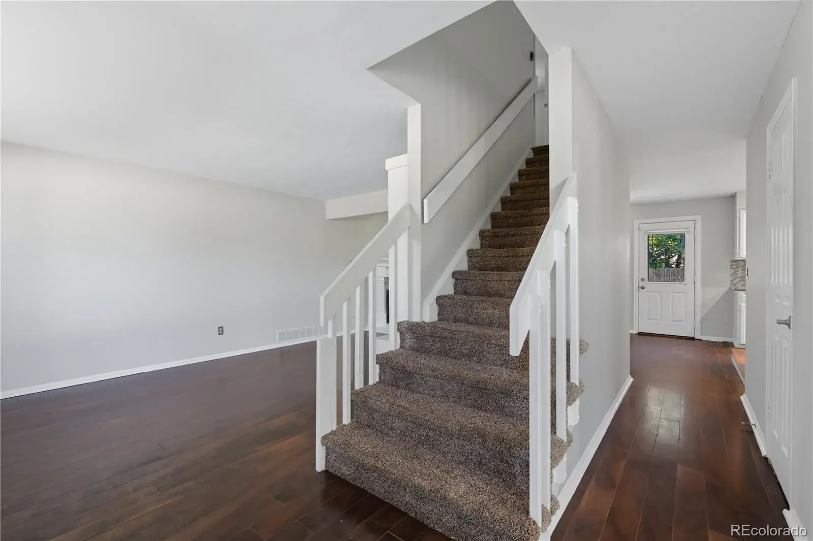 5229 S Pagosa Way Centennial CO 80015 MLS #REC3092118 10302025014431 1600 1