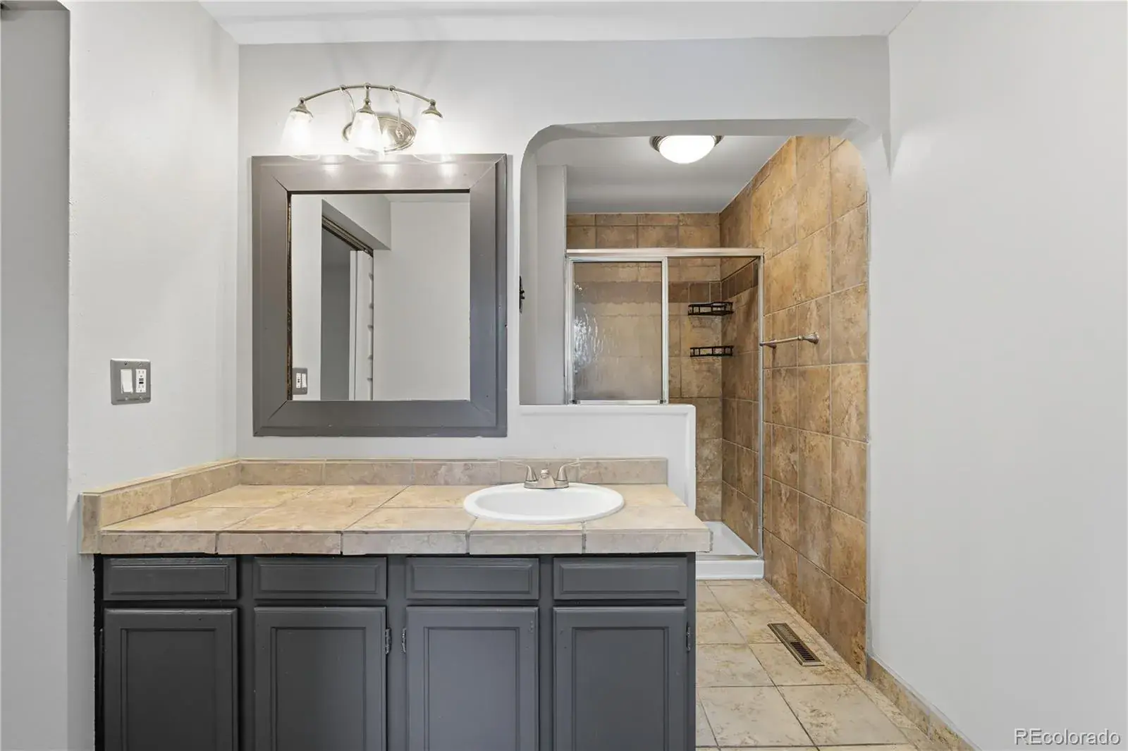 5229 S Pagosa Way Centennial CO 80015 MLS #REC3092118 10302025014431 1600 16