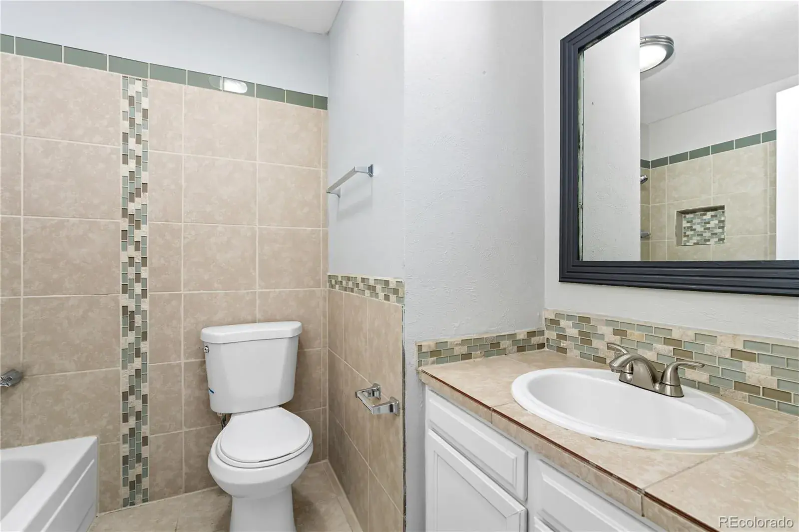 5229 S Pagosa Way Centennial CO 80015 MLS #REC3092118 10302025014431 1600 21