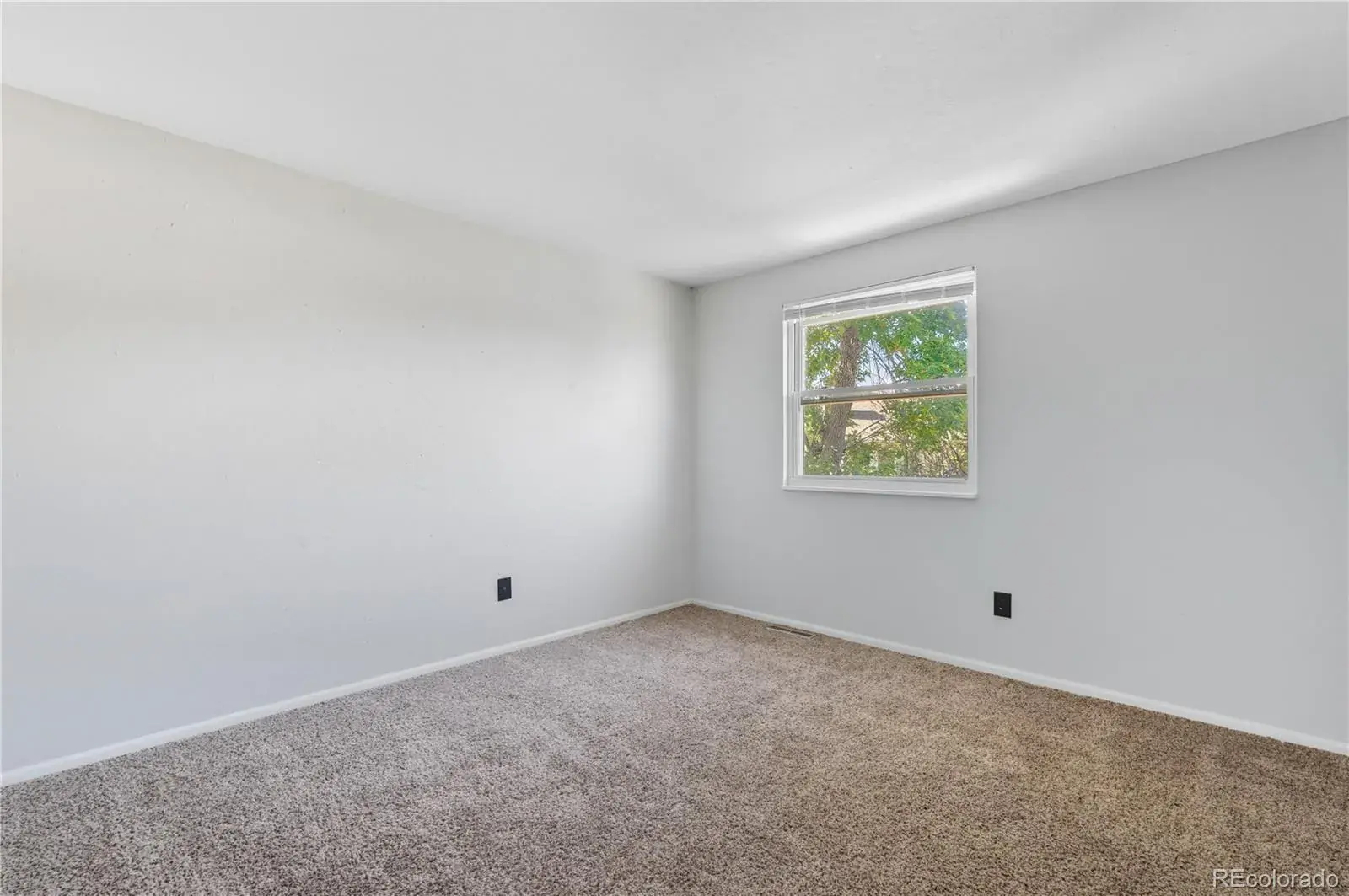 5229 S Pagosa Way Centennial CO 80015 MLS #REC3092118 10302025014431 1600 22