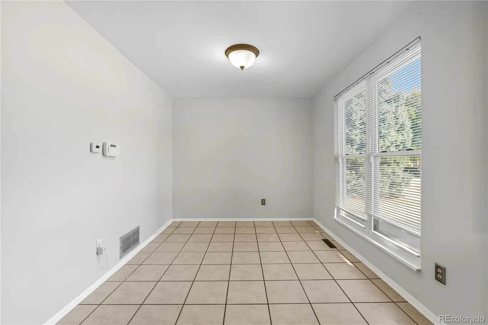 5229 S Pagosa Way Centennial CO 80015 MLS #REC3092118 10302025014431 1600 3