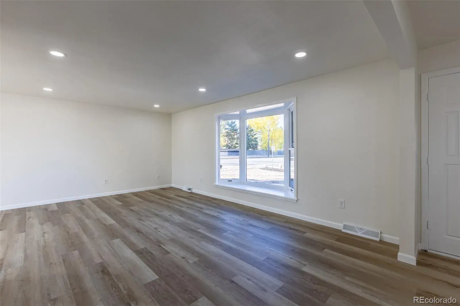 7492 S Marion Street Centennial CO 80122 MLS #REC3095791 12302025005203 1600 10