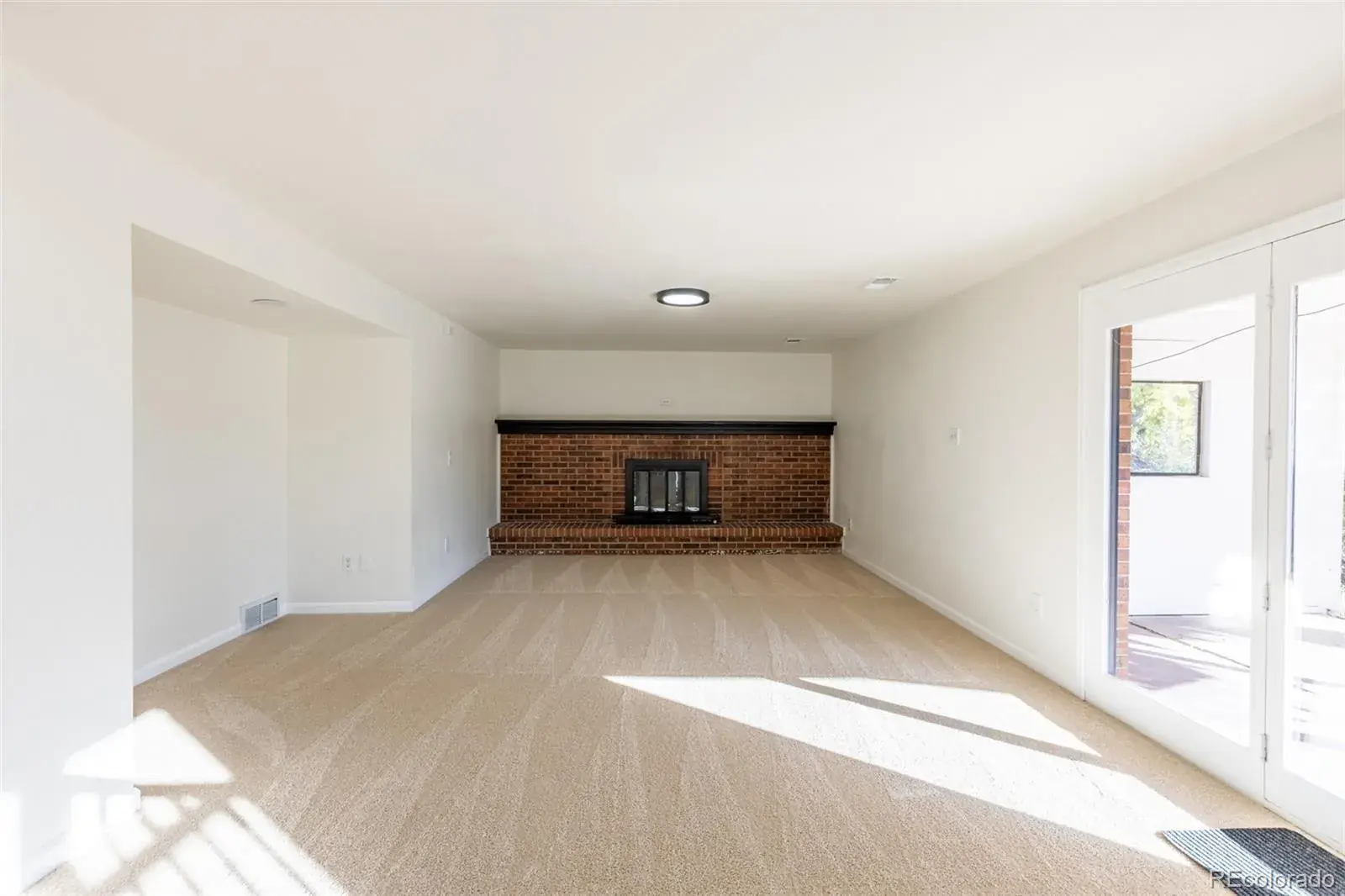 7492 S Marion Street Centennial CO 80122 MLS #REC3095791 12302025005203 1600 14