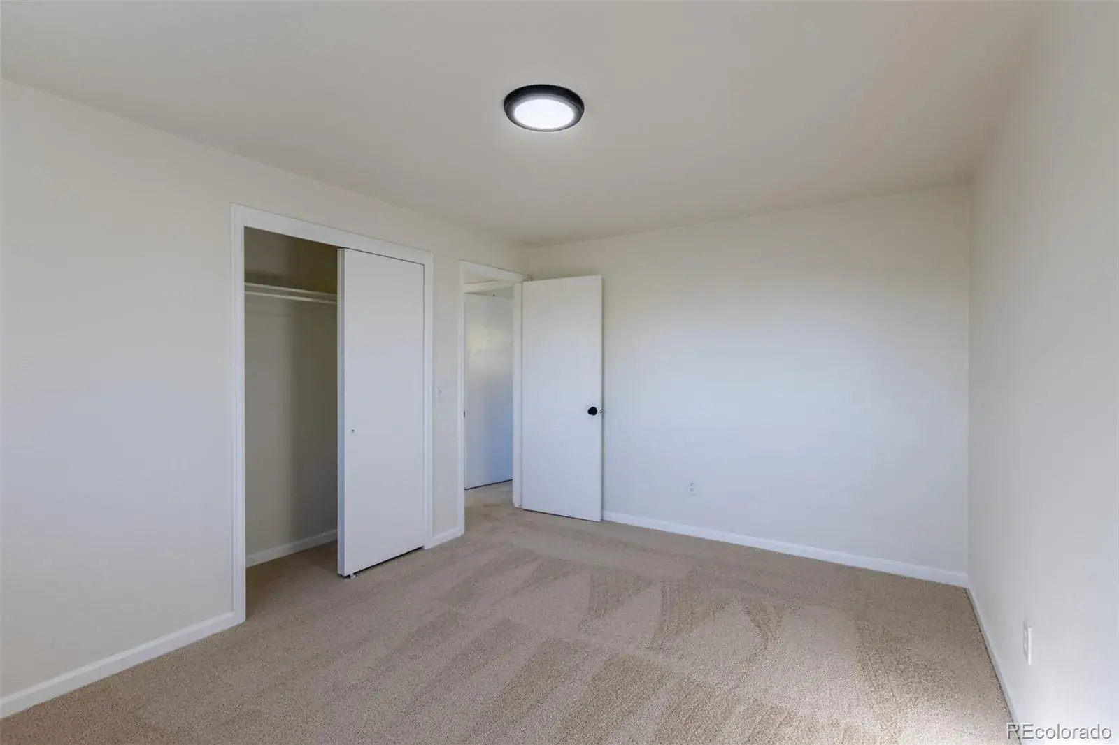 7492 S Marion Street Centennial CO 80122 MLS #REC3095791 12302025005203 1600 36