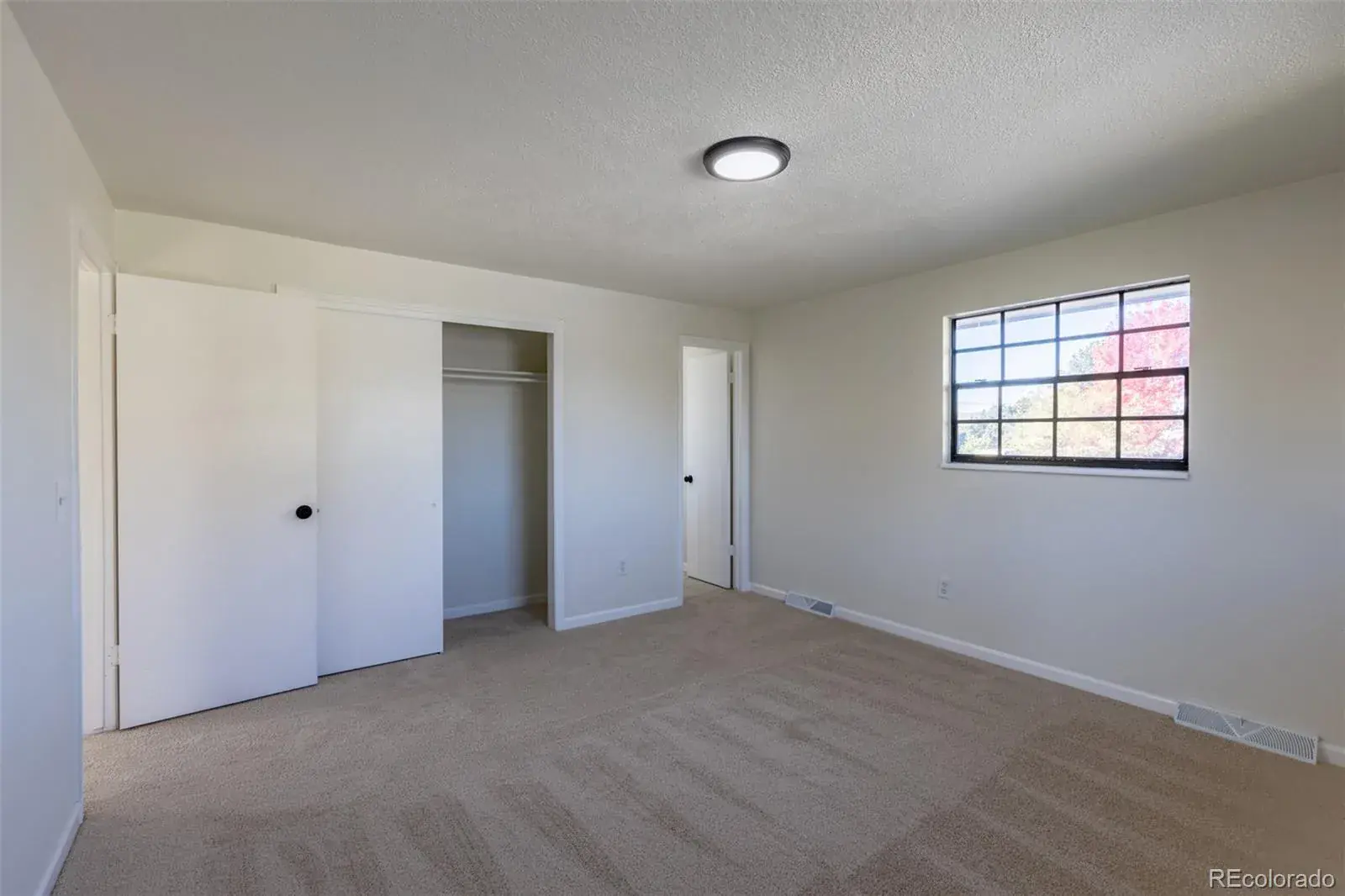 7492 S Marion Street Centennial CO 80122 MLS #REC3095791 12302025005203 1600 38