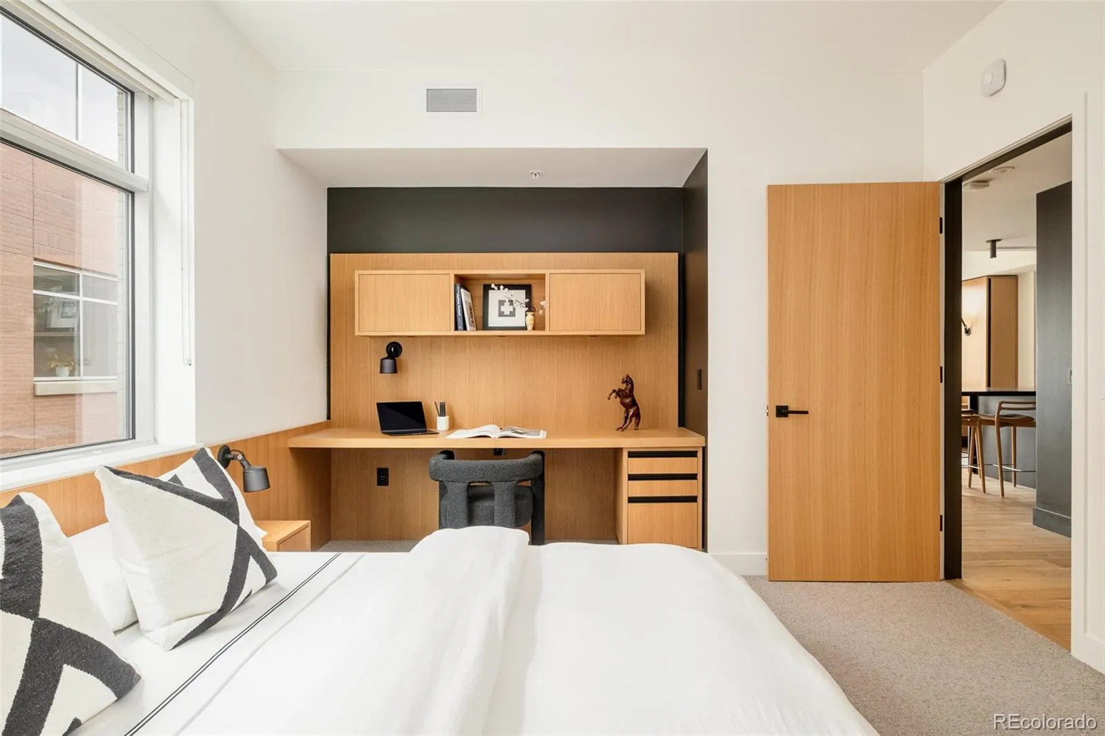 04032026185532 1600 18