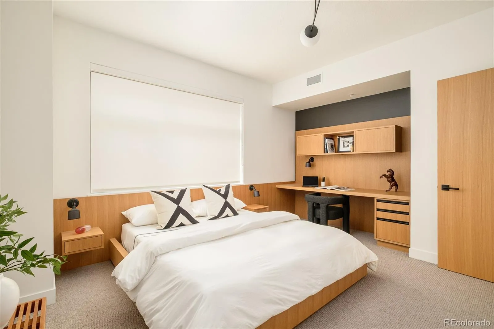 04032026185532 1600 2