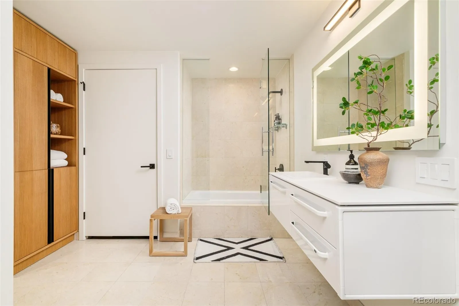 04032026185532 1600 21