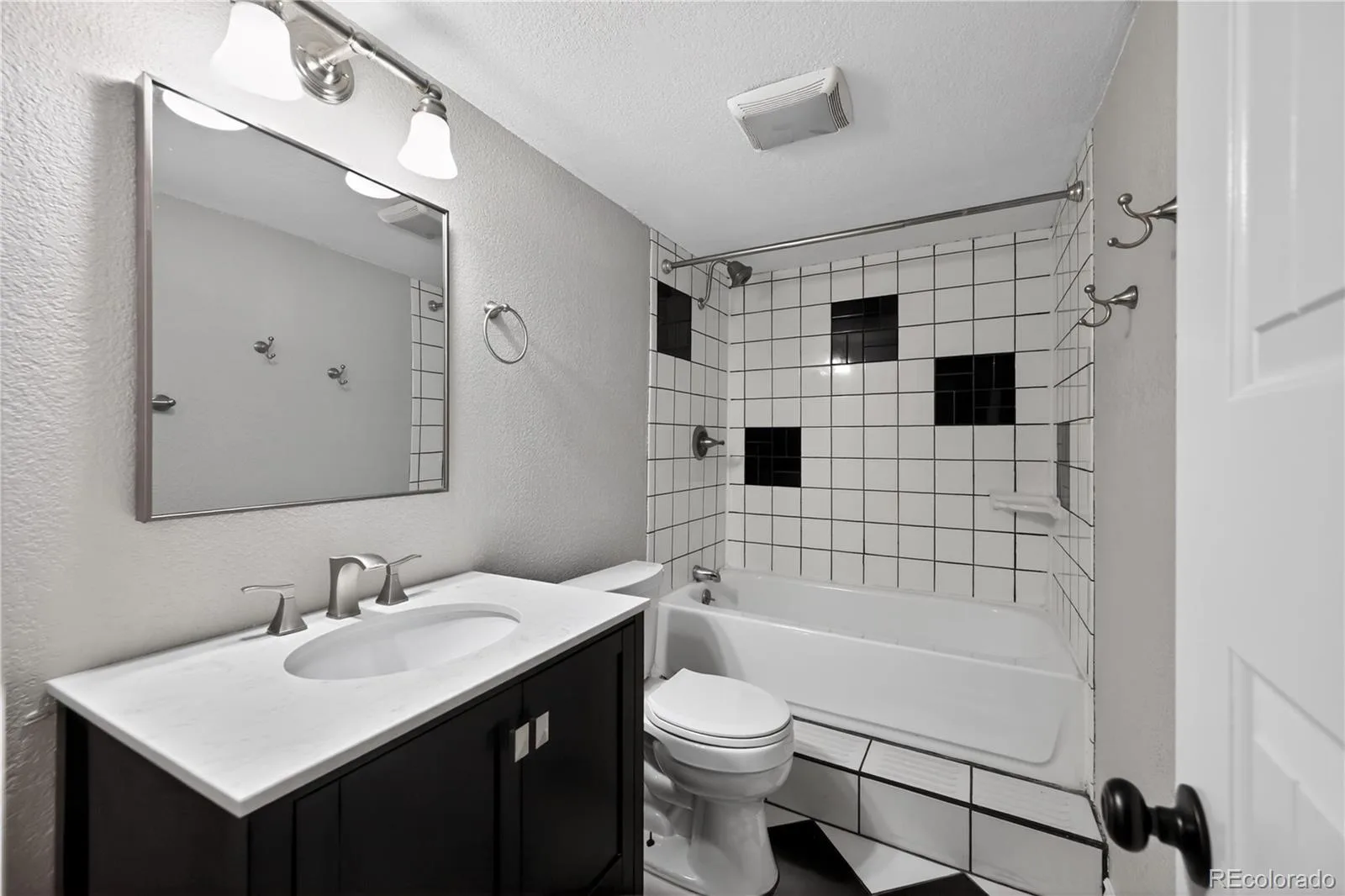6258 S Madison Drive Centennial CO 80121 MLS #REC3097560 06112026210233 1600 31