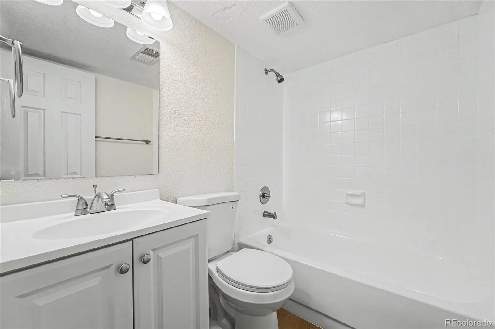 106 Yank Way Denver CO 80228 MLS #REC3099995 06092026161243 1600 16
