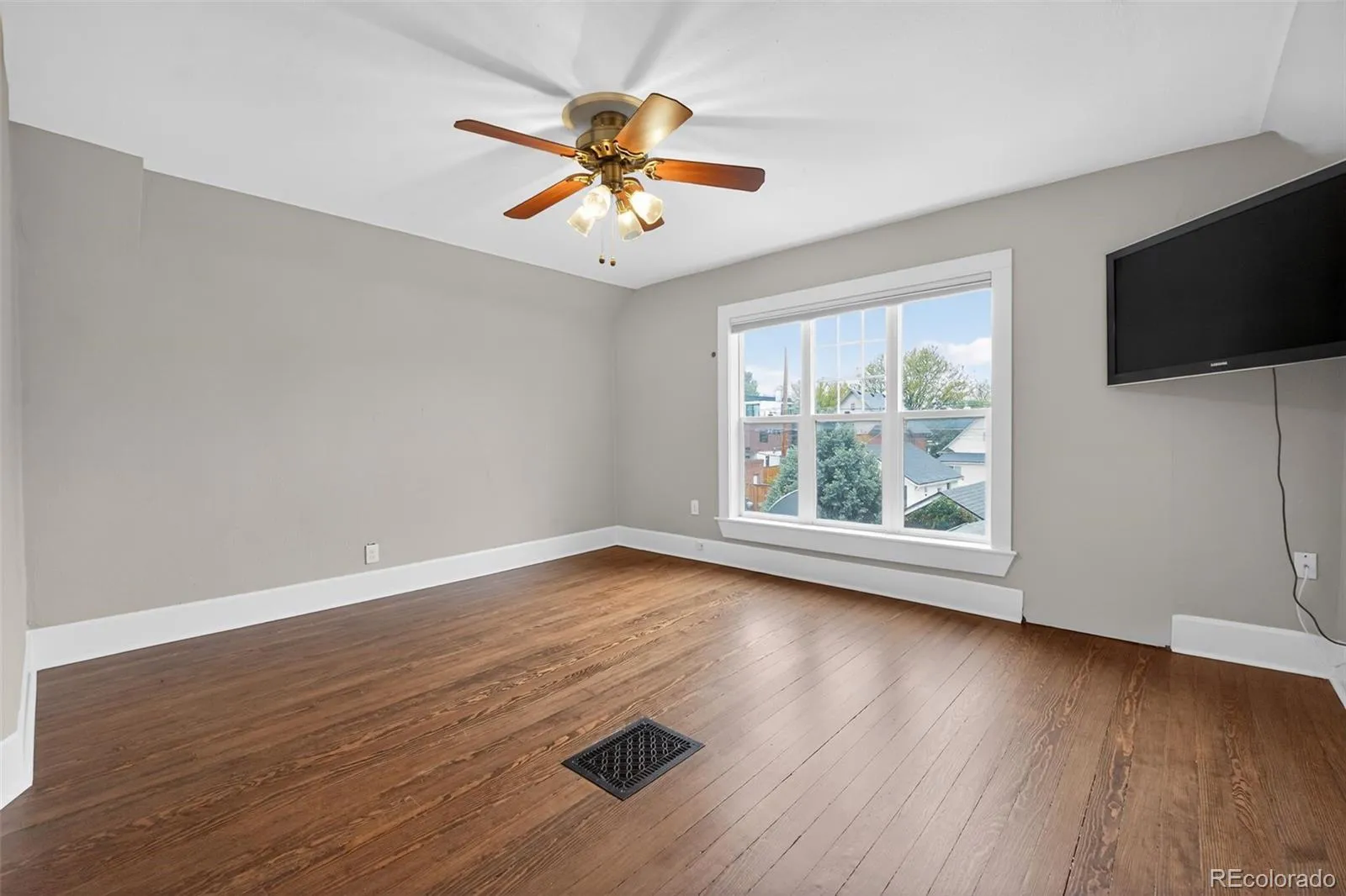 1003 S Emerson Street Denver CO 80209 MLS #REC3101038 05092026020250 1600 29