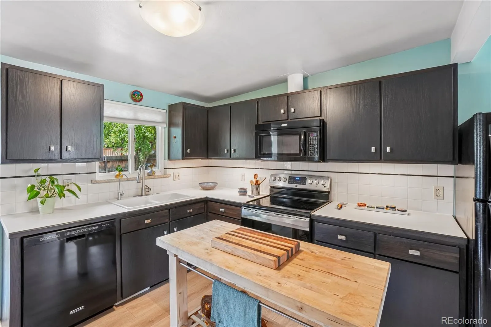 1666 W Sterne Parkway Littleton CO 80120 MLS #REC3101991 05202026194419 1600 7
