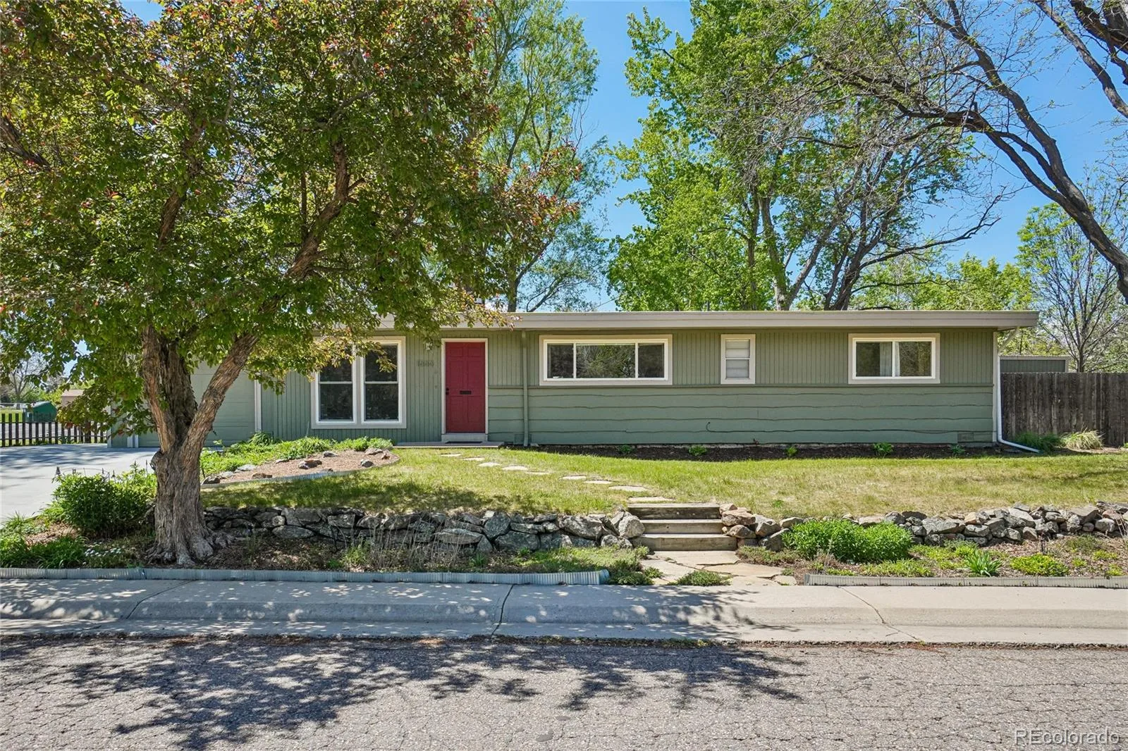 1666 W Sterne Parkway Littleton CO 80120 | MLS #REC3101991 07212026191238 1600 1