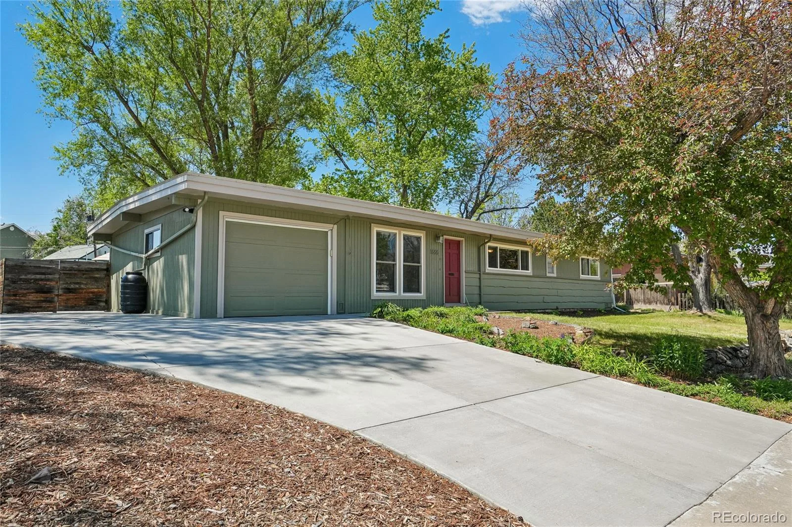 1666 W Sterne Parkway Littleton CO 80120 | MLS #REC3101991 07212026191238 1600 2