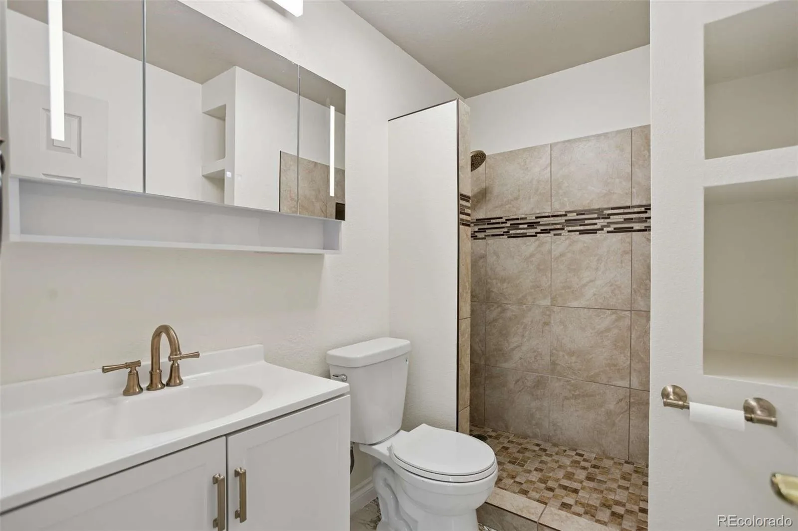 9801 Garrison Court Broomfield CO 80021 MLS #REC3103669 06262026170327 1600 17