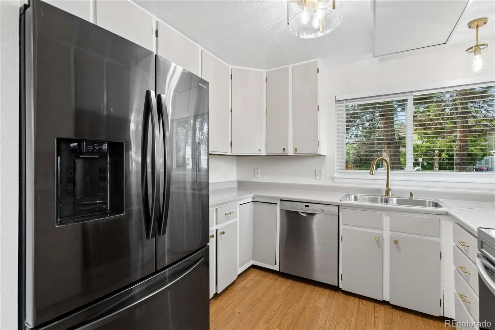 9801 Garrison Court Broomfield CO 80021 MLS #REC3103669 06262026170327 1600 40