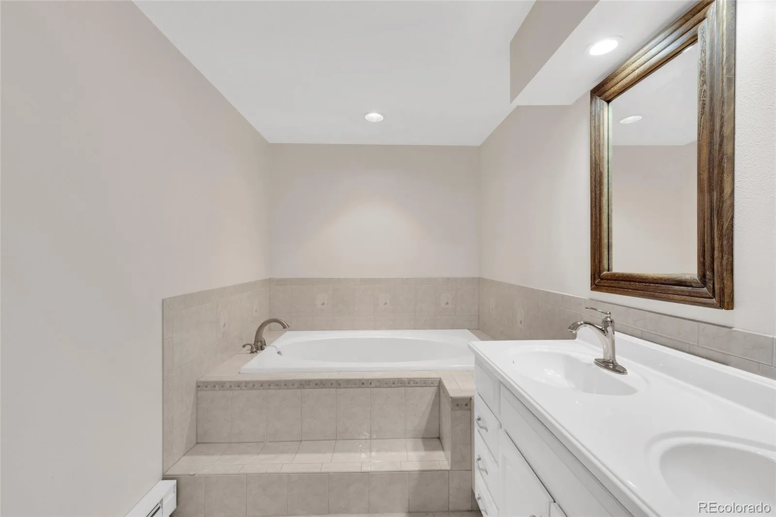 13950 E Oxford Place #B206 Aurora CO 80014 | MLS #REC3104009 08042026180206 1600 16