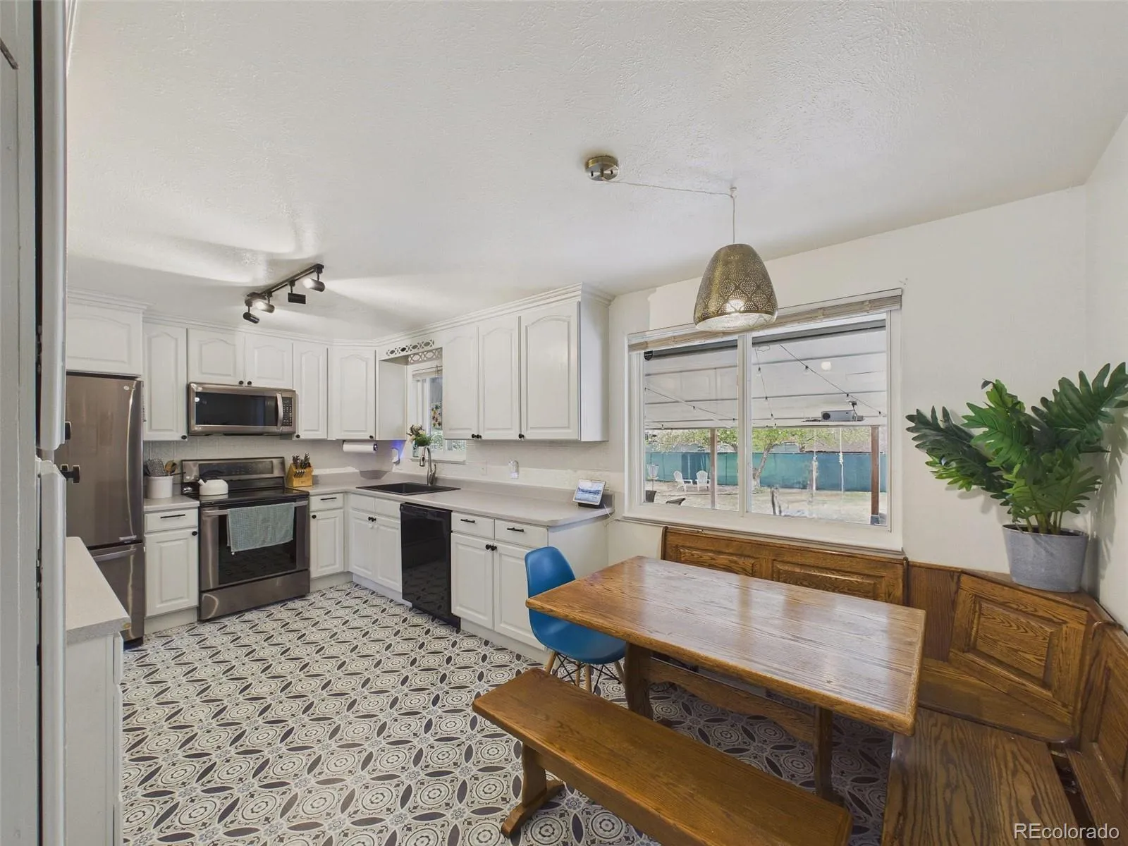 851 Miller Court Lakewood CO 80215 MLS #REC3105035 05012026152954 1600 9