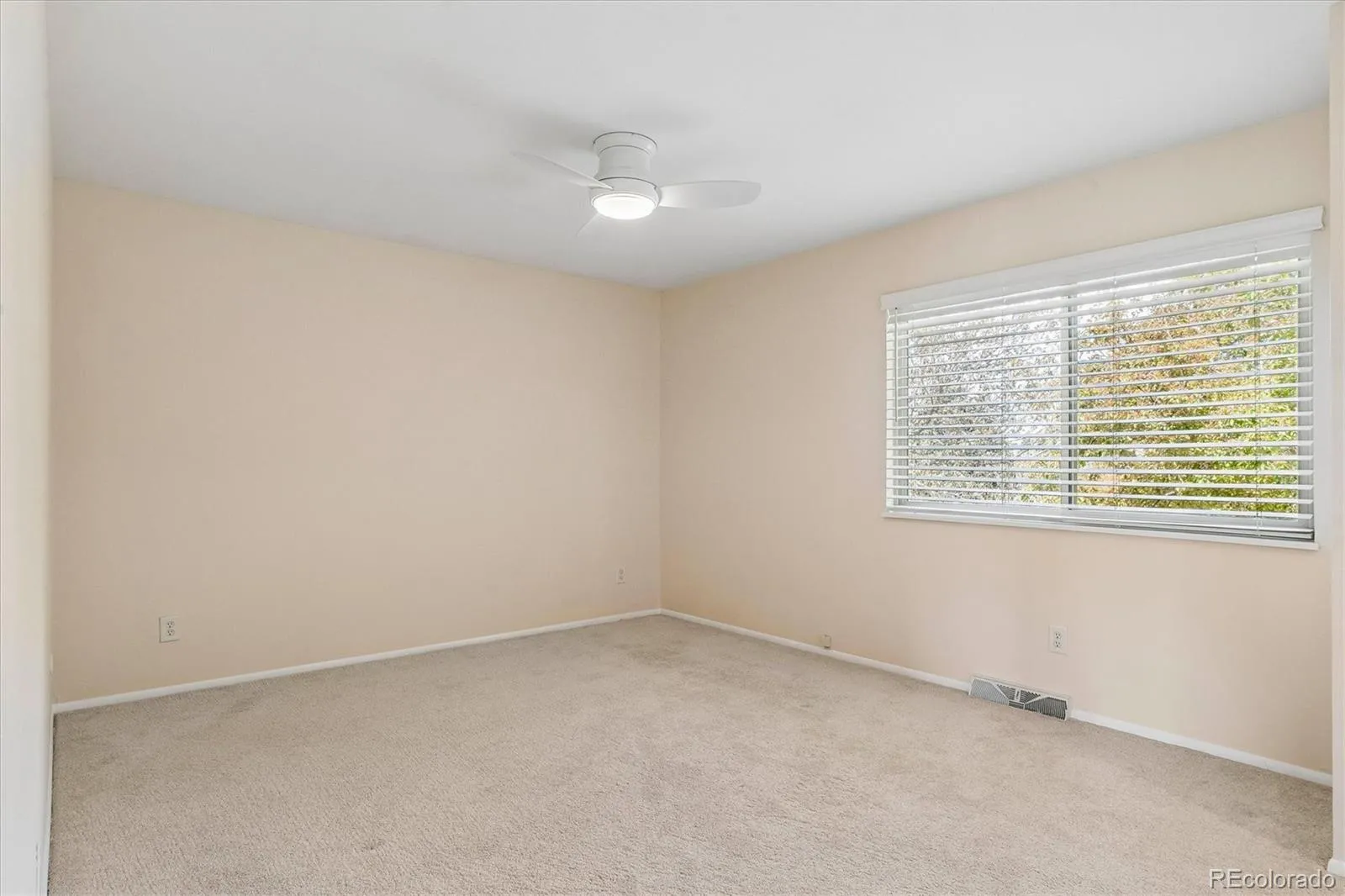 2727 E Jamison Avenue Centennial CO 80122 MLS #REC3107860 04302026182802 1600 27