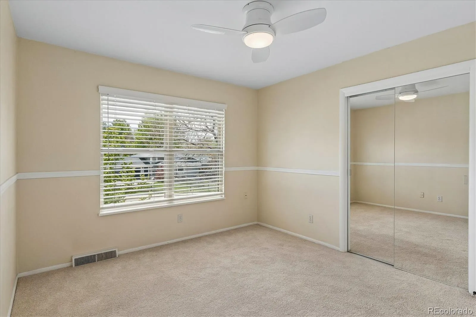 2727 E Jamison Avenue Centennial CO 80122 MLS #REC3107860 04302026182802 1600 32