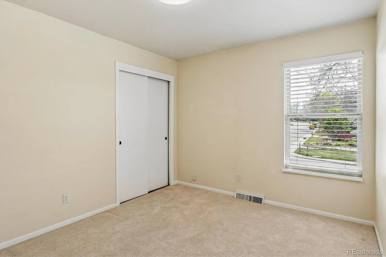 2727 E Jamison Avenue Centennial CO 80122 MLS #REC3107860 04302026182802 1600 33