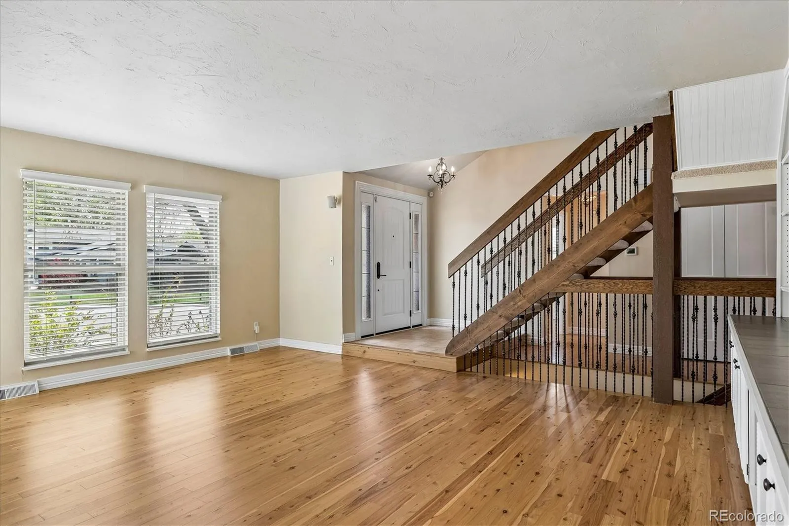 2727 E Jamison Avenue Centennial CO 80122 MLS #REC3107860 04302026182802 1600 7