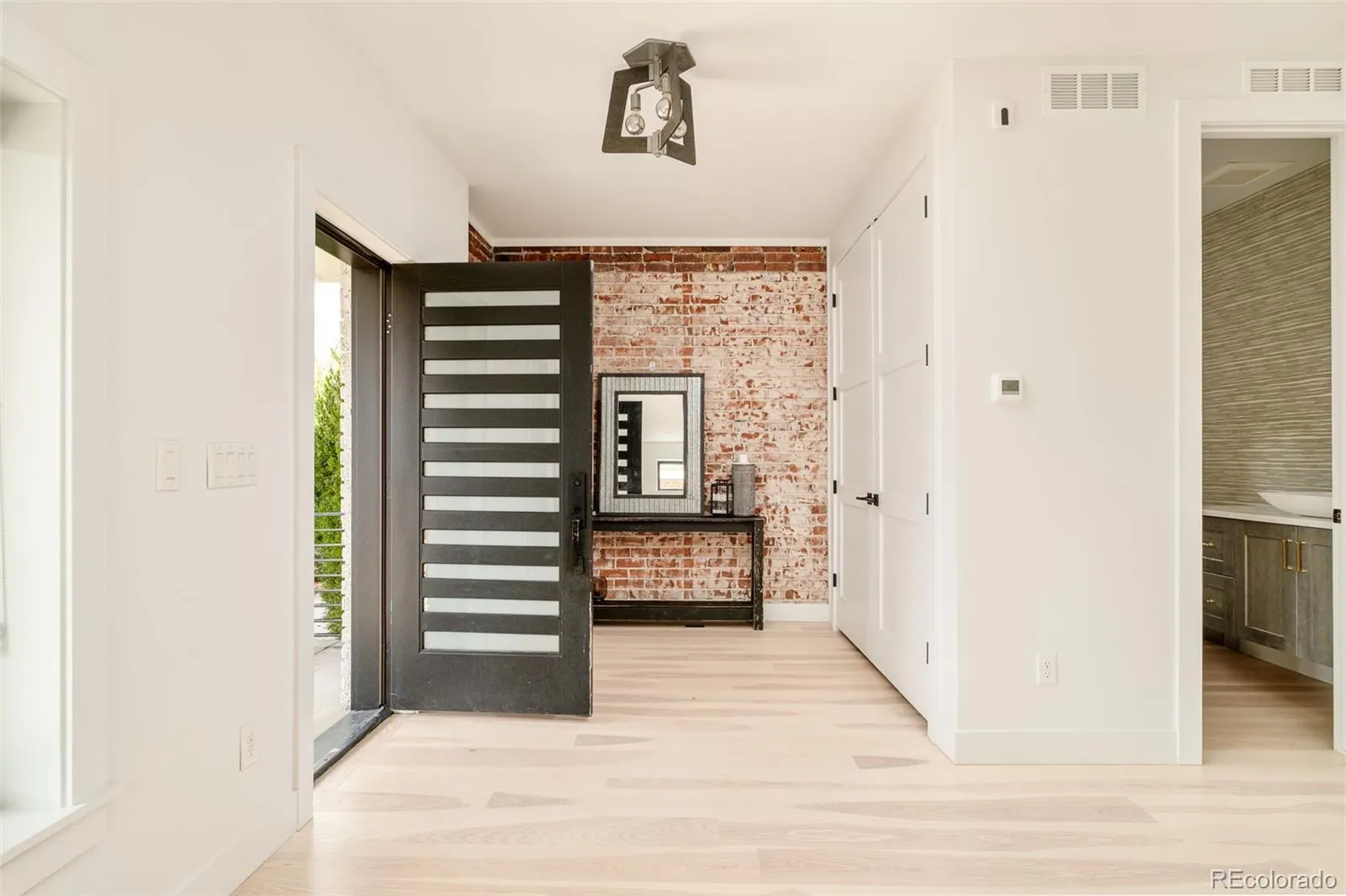 04172026060710 1600 1