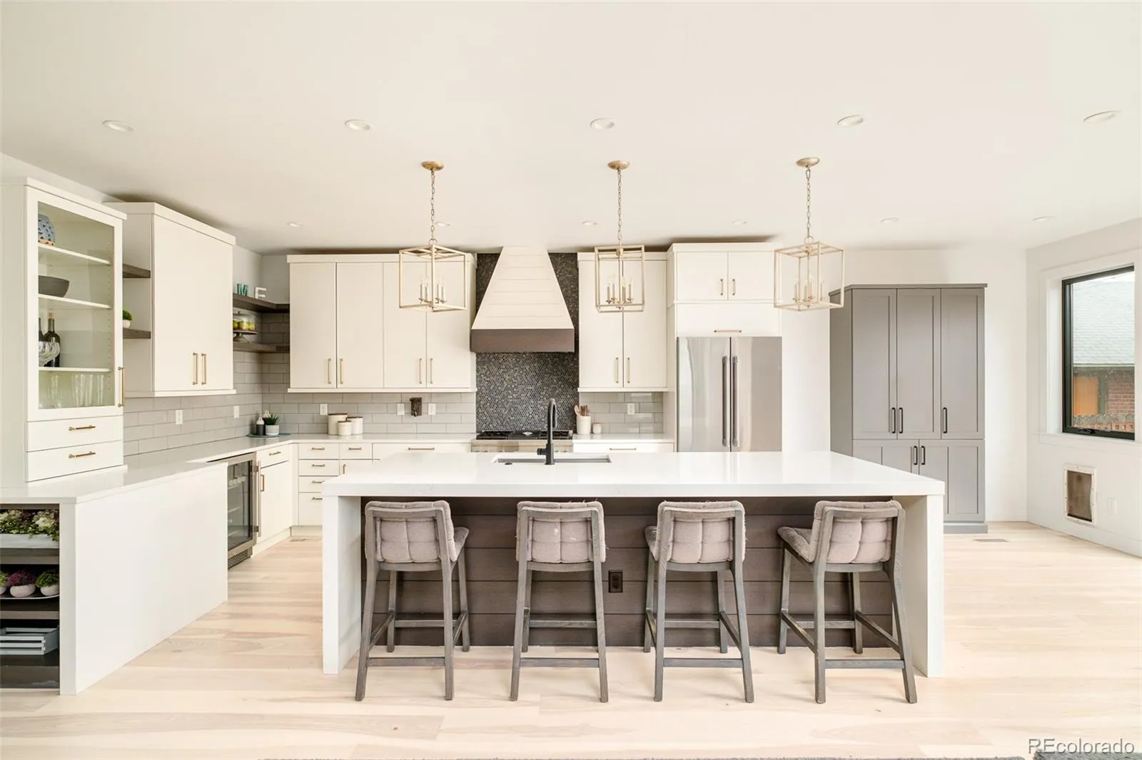 04172026060710 1600 10