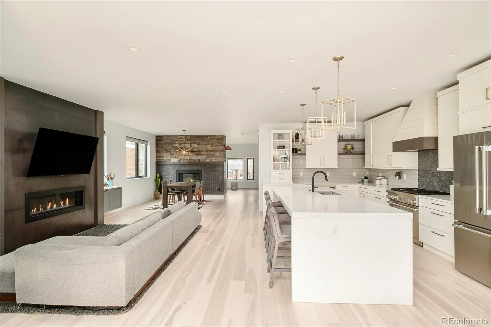 04172026060710 1600 15