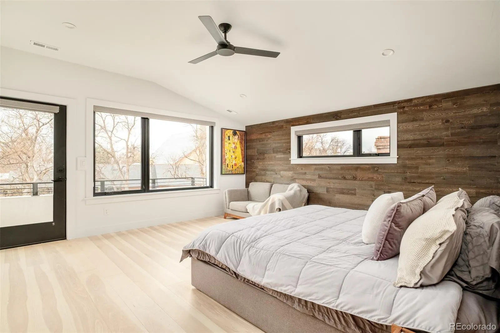 04172026060710 1600 21