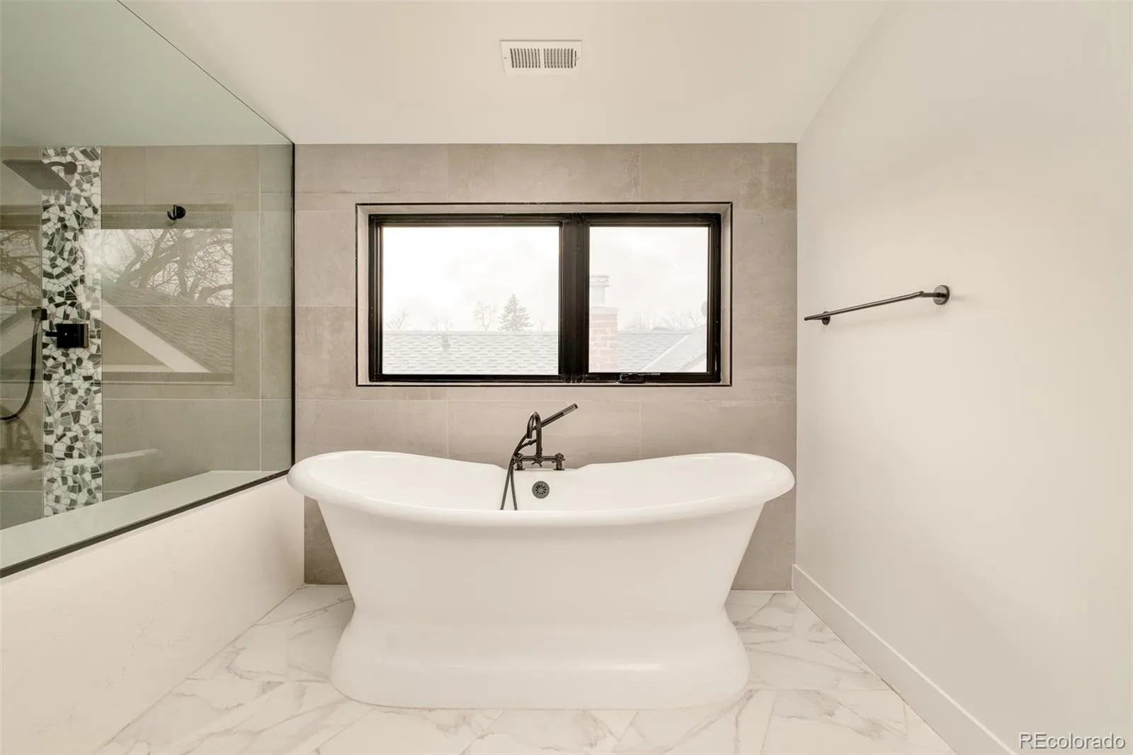 04172026060710 1600 25