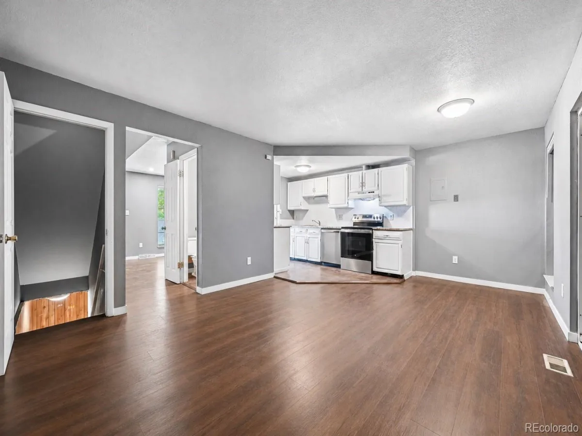 178 Paris Circle Aurora CO 80011 | MLS #REC3108198 07142026194458 1200 21