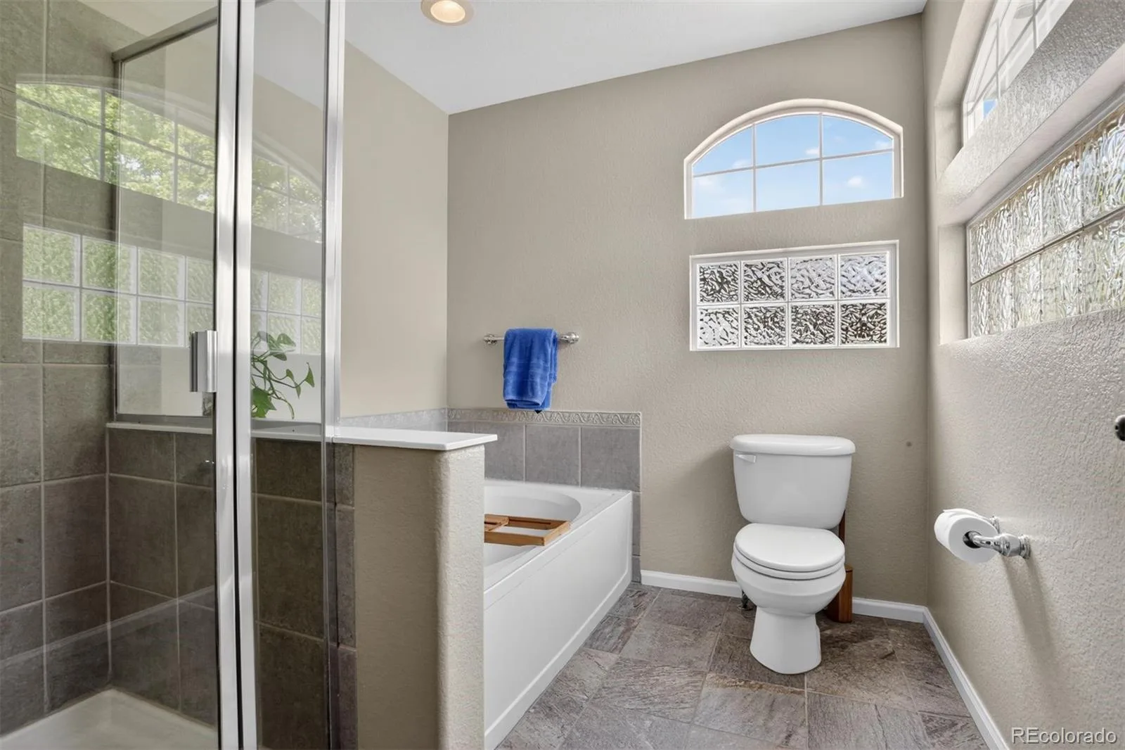 5126 Pasadena Way Broomfield CO 80023 MLS #REC3108859 06092026152122 1600 22