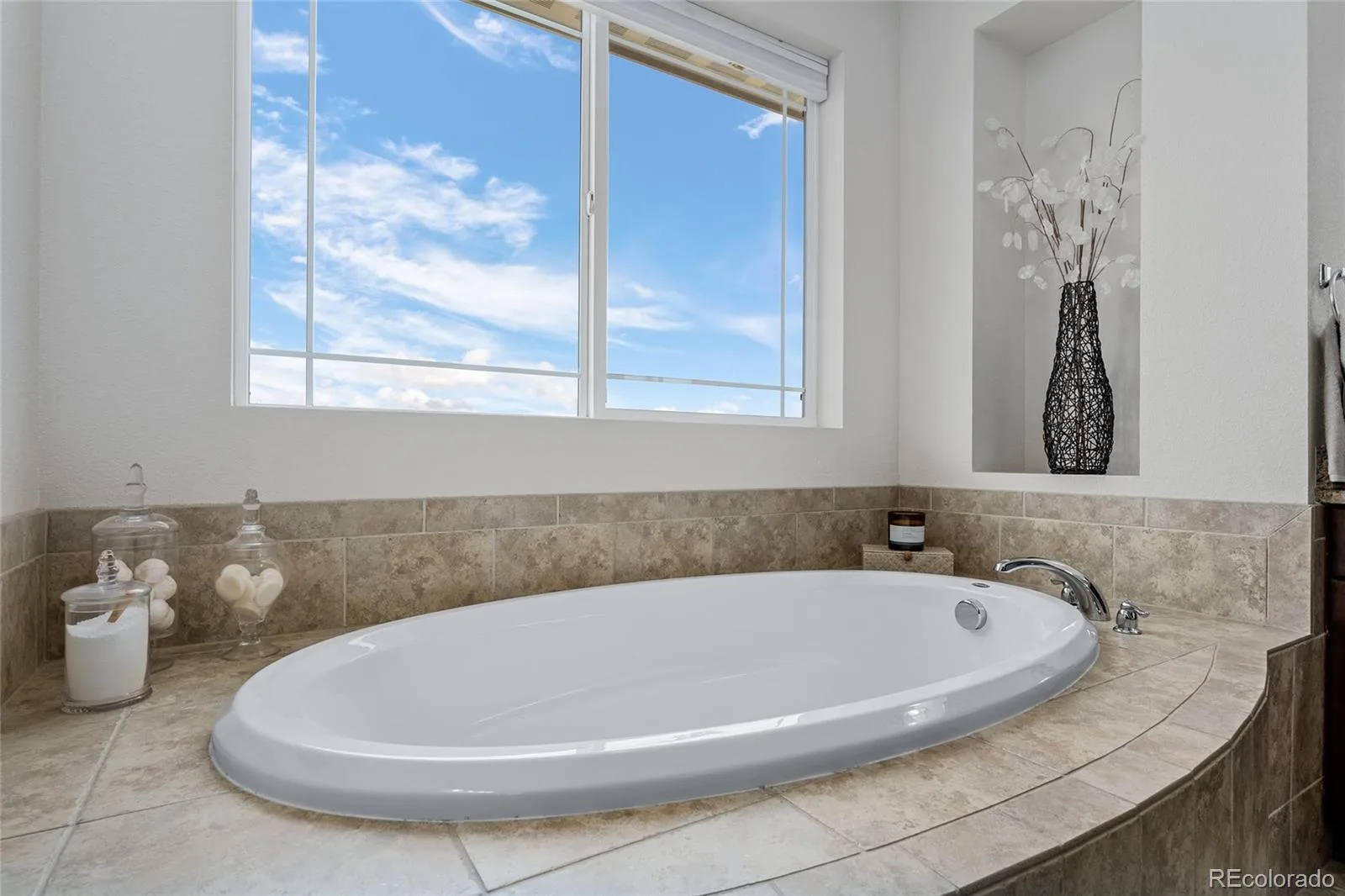 27523 E Euclid Drive Aurora CO 80016 MLS #REC3110829 06262026022917 1600 29