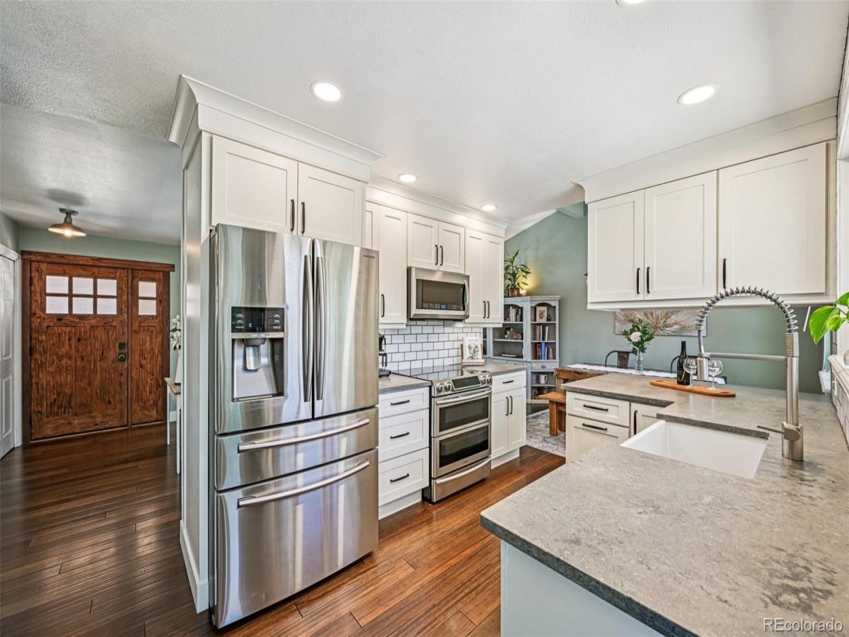 5873 W Maplewood Drive Littleton CO 80123 | MLS #REC3110895 MLS #REC3110895 image #0