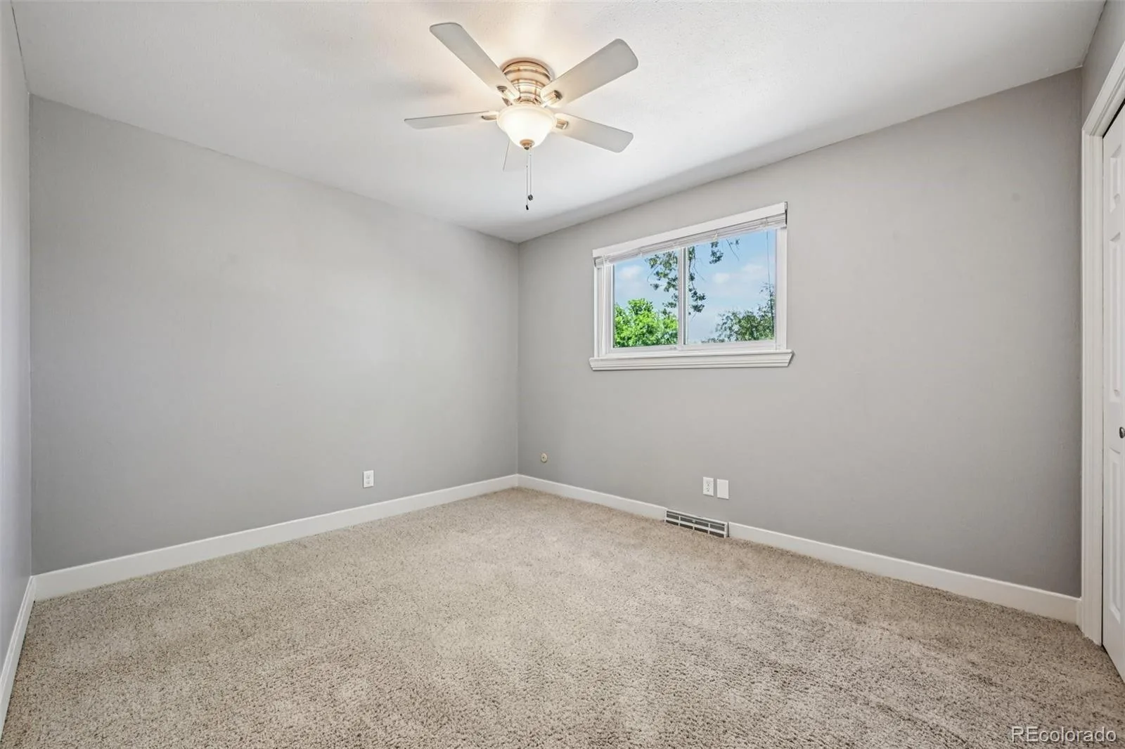 5873 W Maplewood Drive Littleton CO 80123 | MLS #REC3110895 08252026233310 1600 28