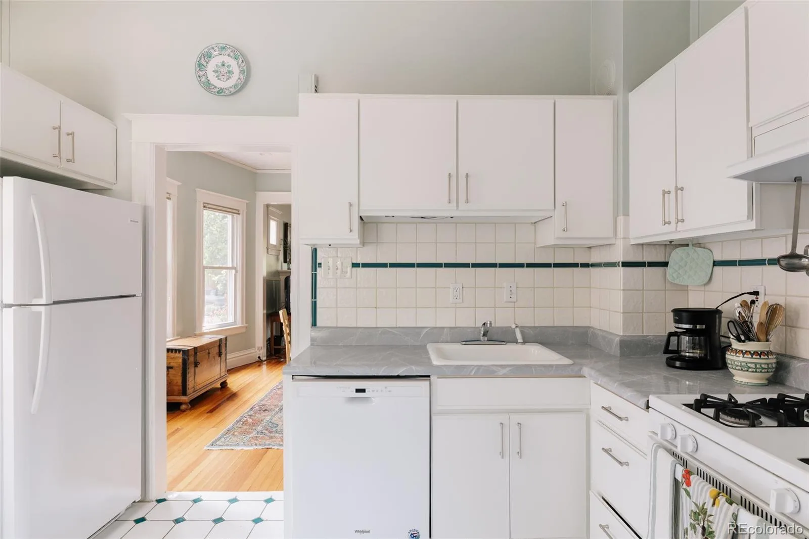 210 S Emerson Street Denver CO 80209 MLS #REC3116554 06262026170313 1600 12