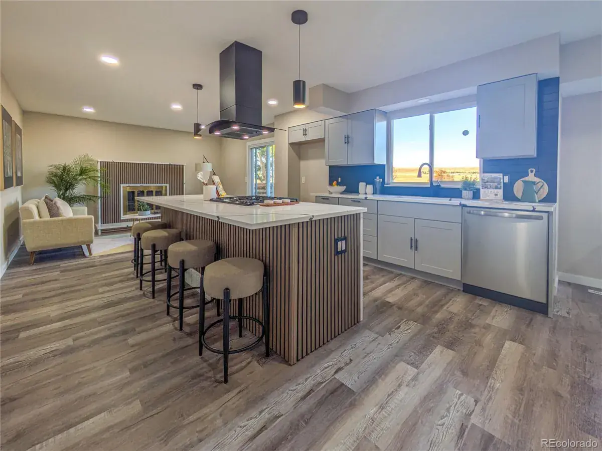 11062025052338 1200 15