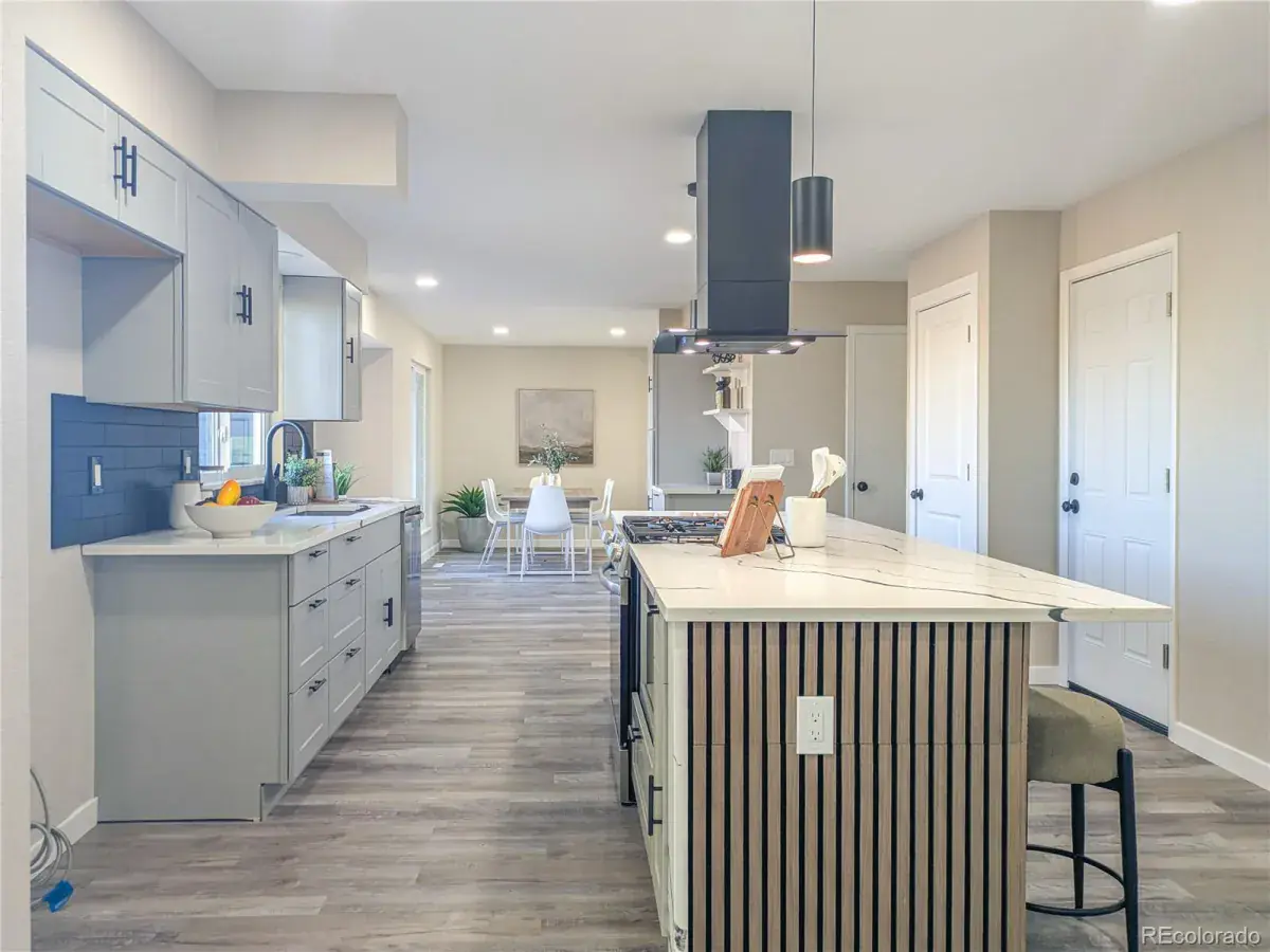 11062025052338 1200 16