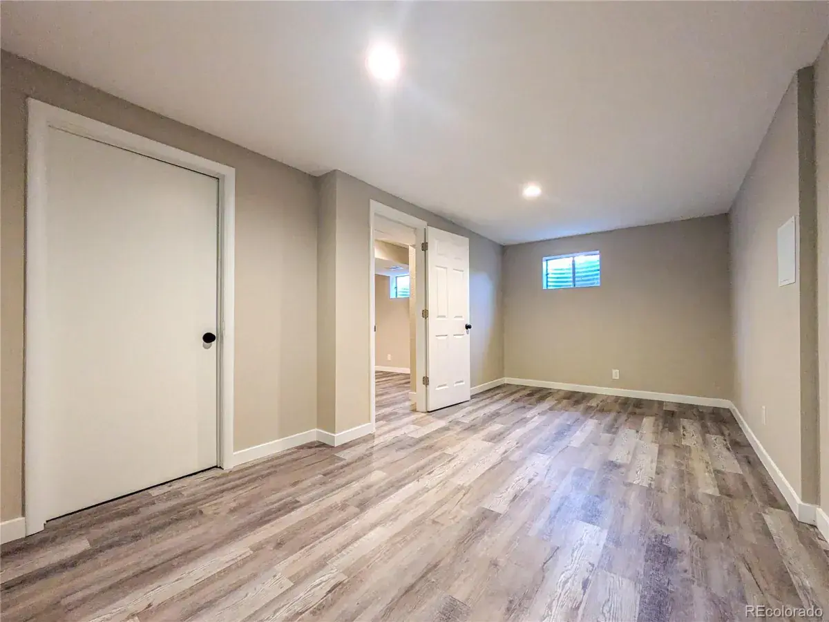 11062025052338 1200 24