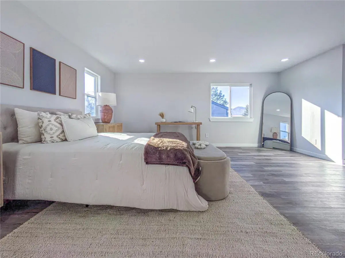 11062025052338 1200 30