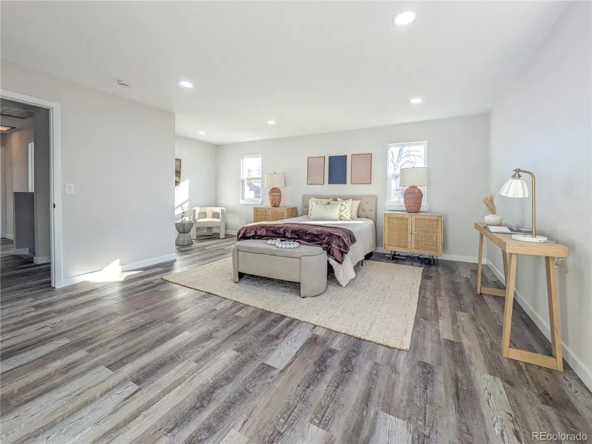 11062025052338 1200 32