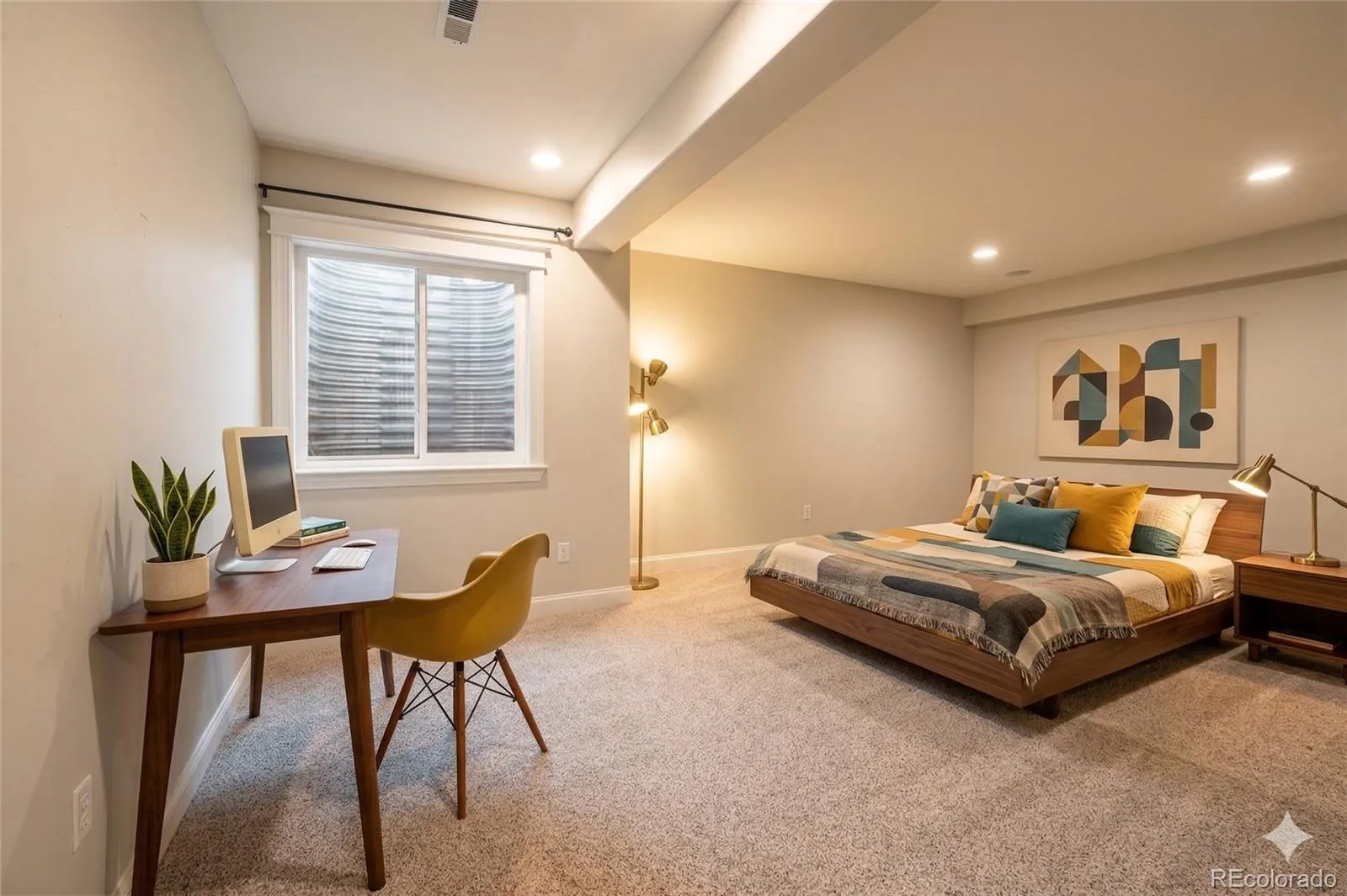 04092026143143 1600 34