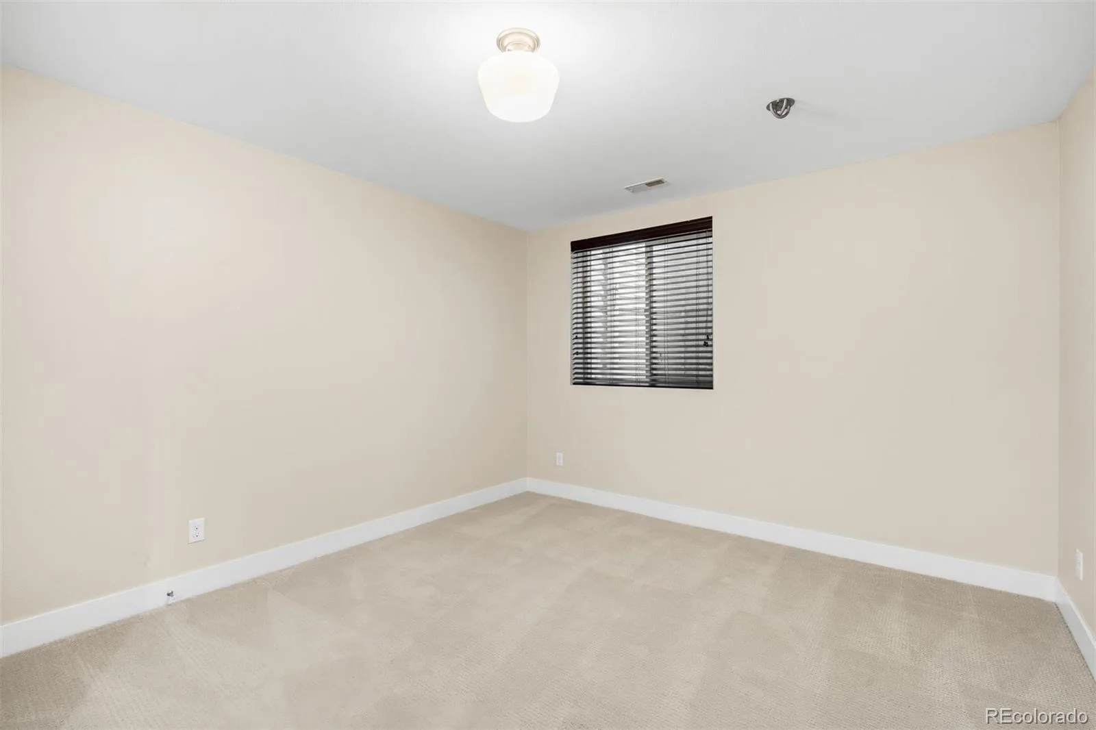2860 S Sherman Street Englewood CO 80113 | MLS #REC3122210 09242026105819 1600 19