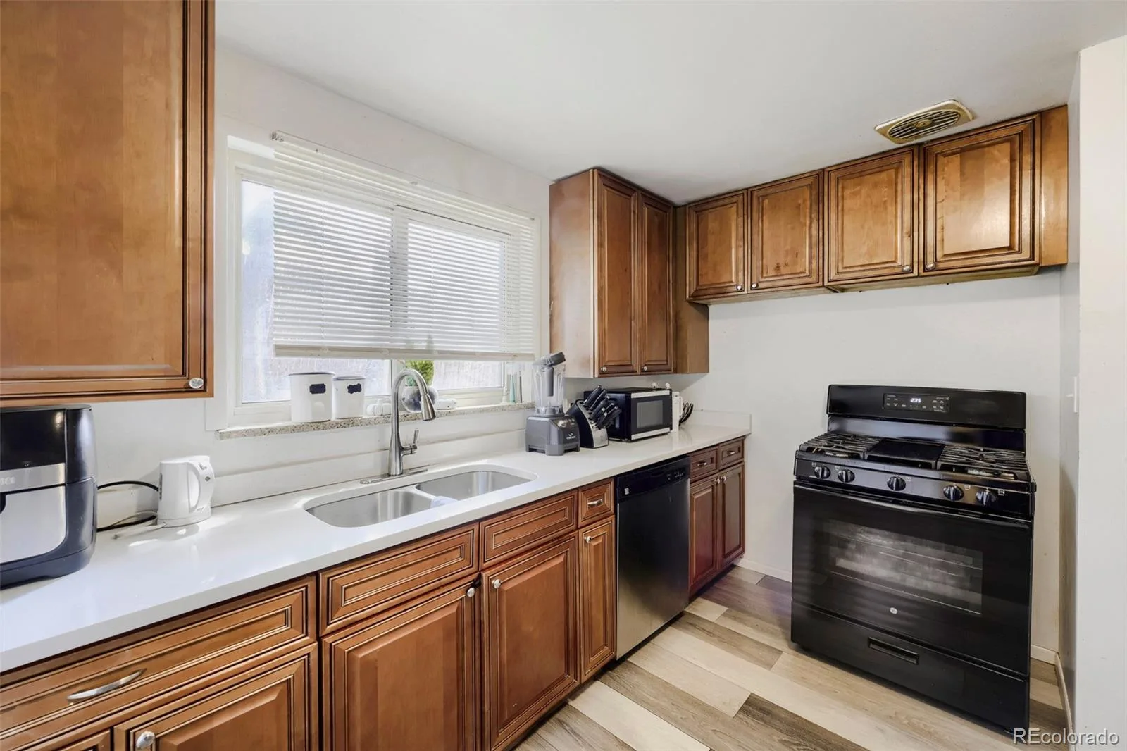 1160 S Quivas Street Denver CO 80223 | MLS #REC3123524 08112026000602 1600 18