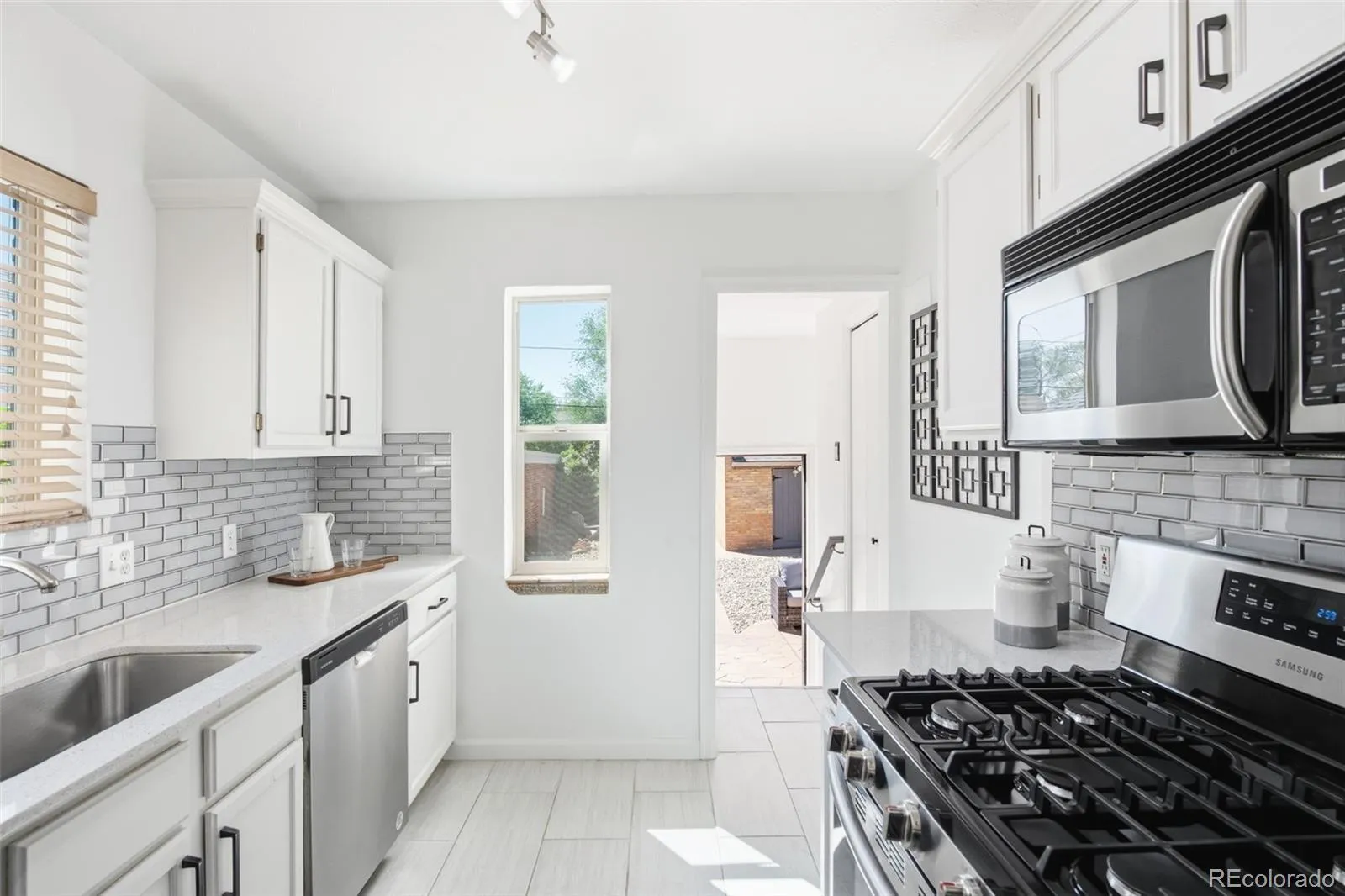 04172026175307 1600 8