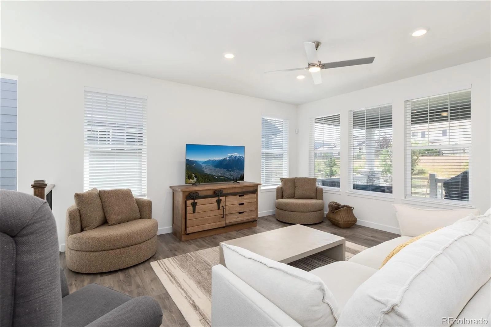 8074 Mount Kataka Street Littleton CO 80125 | MLS #REC3134755 07292026235050 1600 5
