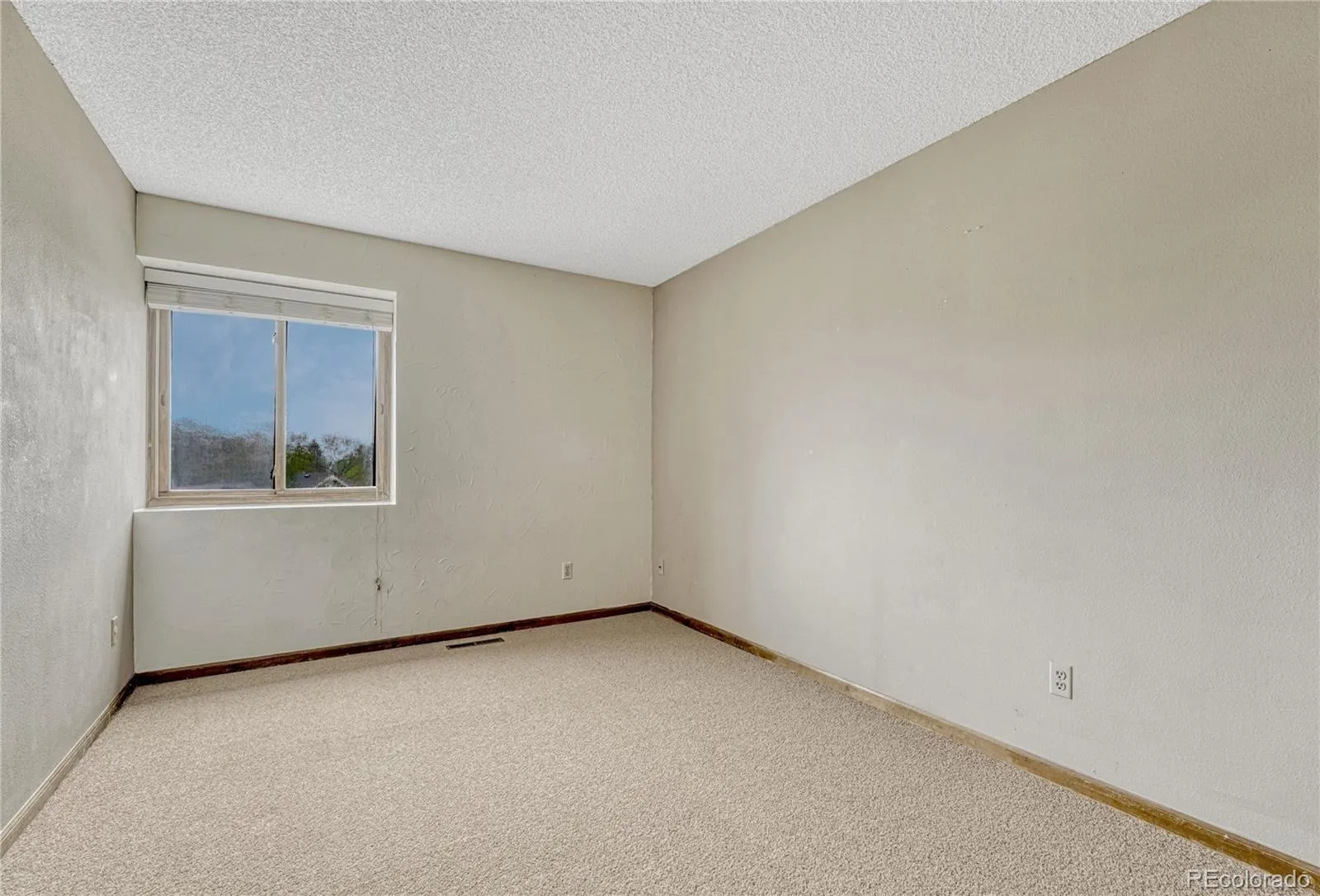 5436 S Walden Court Centennial CO 80015 MLS #REC3138178 05212026034635 1600 23